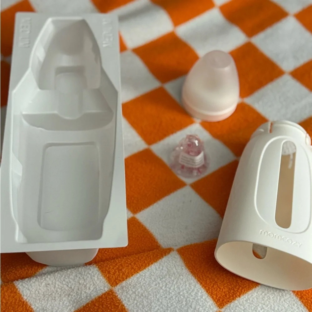 NWT Momcozy Baby Direct-feeding Bottles Starter Kit, 6oz. - Picture 8 of 9